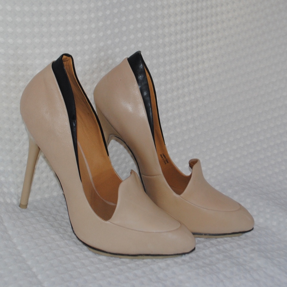 New Never Worn. L.A.M.B. Heels